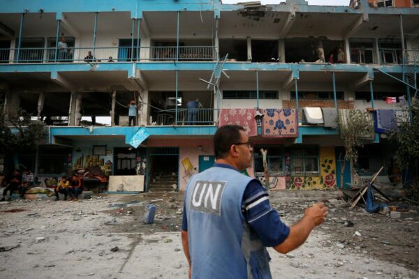 UNRWA: İsrail güçlerince 50’den fazla personelimiz gözaltına alındı, canlı kalkan olarak kullanıldı