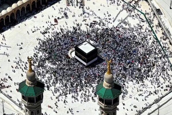 Kabe, 601 metrelik Kraliyet Saat Kulesi’nden görüntülendi